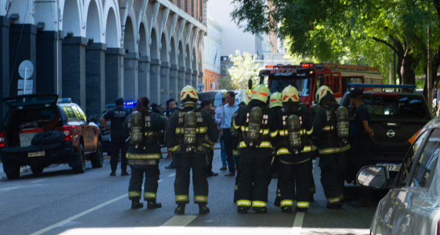 Cuatro oficiales heridos tras la explosión de un paquete bomba en la Escuela Superior de Gendarmería