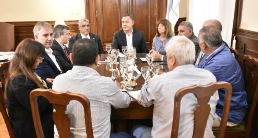 Provincia inició el diálogo con los gremios estatales por recomposición salarial