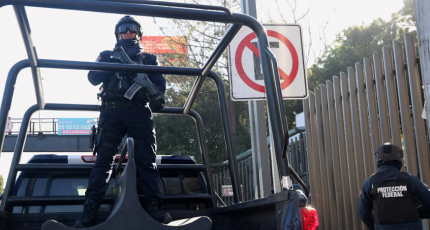 Matan a 25 guardias nacionales tras la muerte de "El Mencho" en México