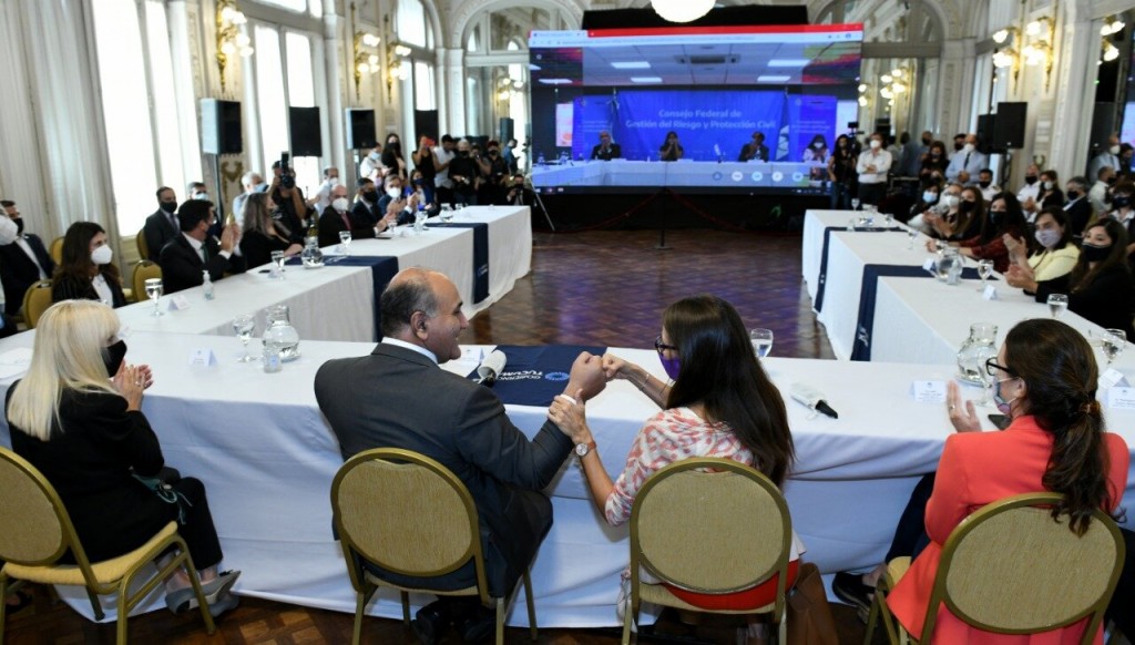 Firman convenio para reforzar el trabajo conjunto para prevenir y abordar las violencias de genero