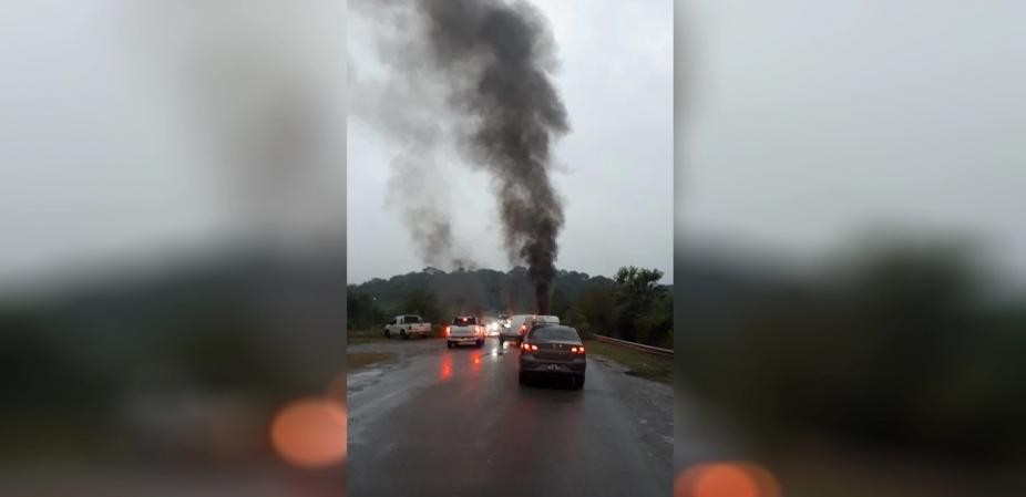 Corte en la ruta 305 en reclamo por la inseguridad en El Timb&oacute;