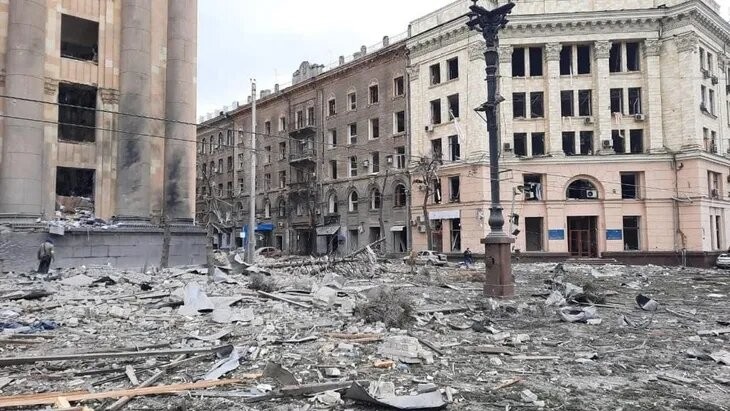 Rusia bombardea la segunda mayor ciudad de Ucrania, Járkov