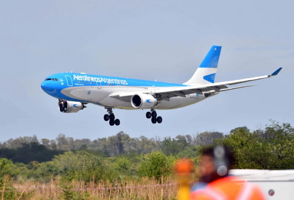 Aerolíneas Argentinas: "Está circulando una notificación que ofrece a unos 8.000 empleados de tierra el retiro voluntario"