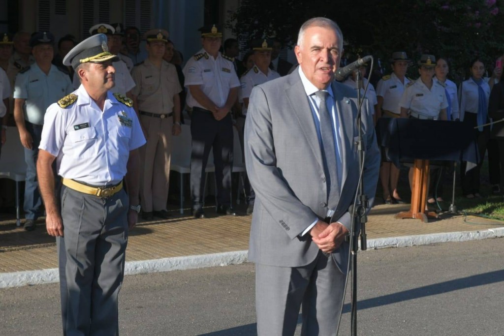 El Gobernador presenció la formación de alumnos del Liceo Militar