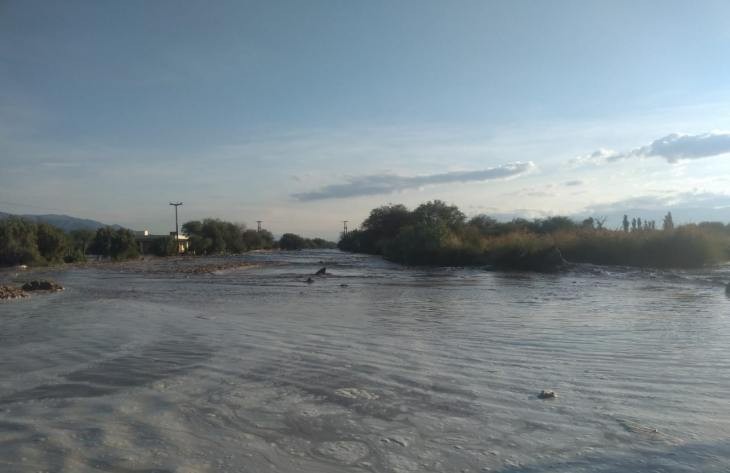 Desborde del Río Santa María: el Comité de Emergencia monitorea la provincia por la tormenta