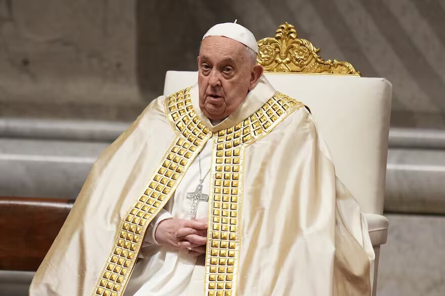 El Papa Francisco salió del estado crítico