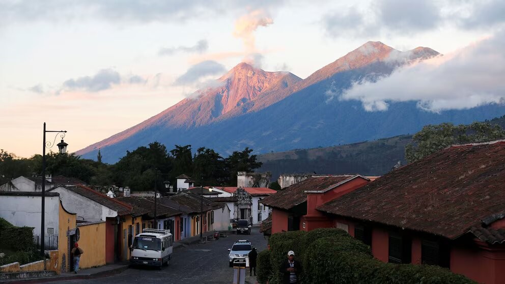 Guatemala: el Volcán de fuego entró en una fuerte actividad eruptiva