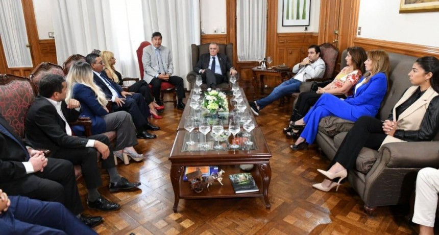 Intendentes se solidarizaron con el gobernador Jaldo tras las amenazas