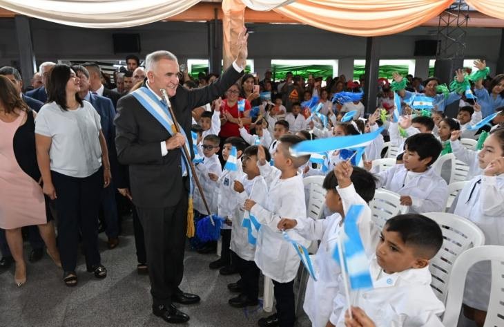 "Naci&oacute;n ha desfinanciado la obra p&uacute;blica y la educaci&oacute;n. Aqu&iacute;, la provincia se hace cargo de todo"