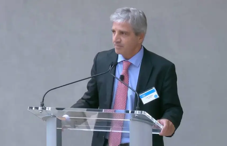 El Gobierno anunci&oacute; aumento y bono para jubilados