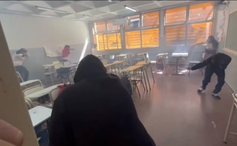 Cient&iacute;ficos e investigadores marcharon en defensa del Conicet 