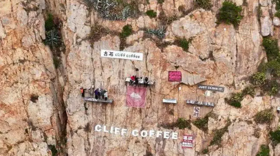 Caruso Lombardi fue operado de un tumor en la cabeza