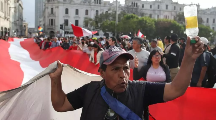 Per&uacute; encara sus presidenciales con r&eacute;cord de candidatos y fragmentaci&oacute;n
