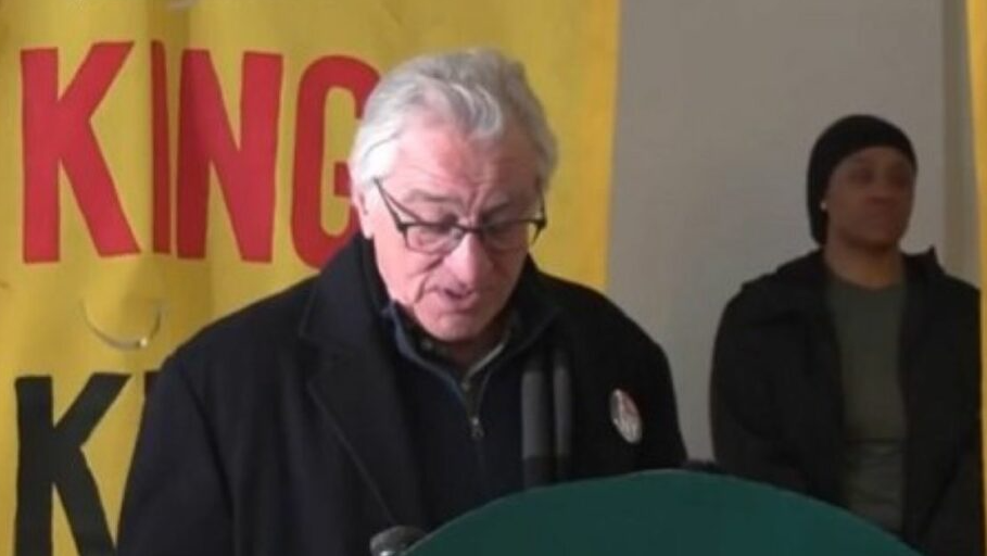 Robert de Niro, Bruce Springsteen y otros artistas, marchan junto a los ciudadanos contra el gobierno de Trump
