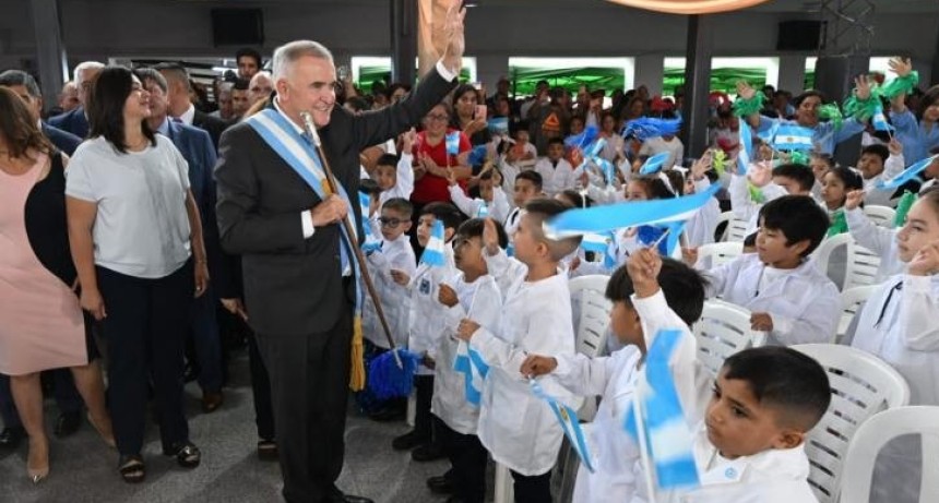 Inicio del ciclo lectivo 2026 en Tucum&aacute;n: "Los ni&ntilde;os y la educaci&oacute;n est&aacute;n primero"