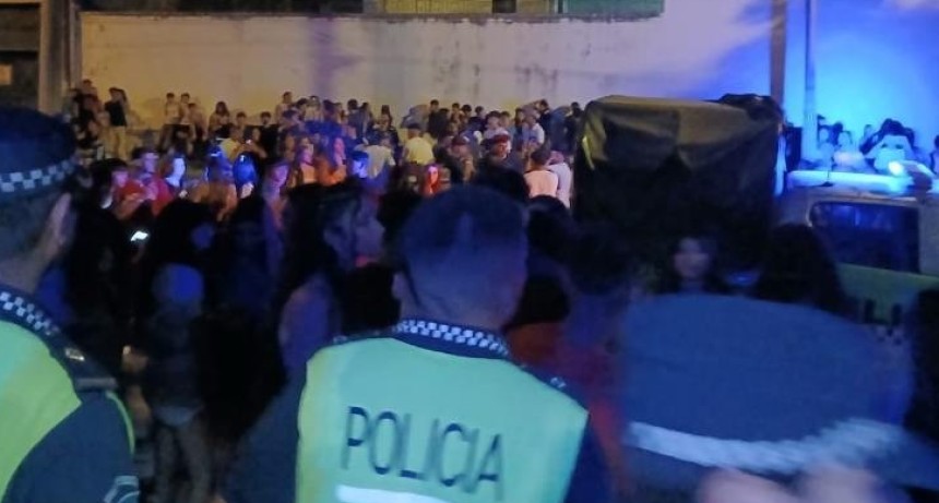 UPD: la Polic&iacute;a secuestr&oacute; cuatro colectivos en El Cadillal y clausur&oacute; dos locales