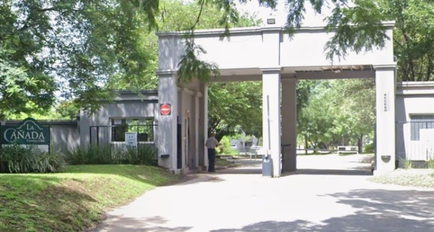 Entr&oacute; a robar en un country, pero se activaron las alarmas y los guardias lo atraparon