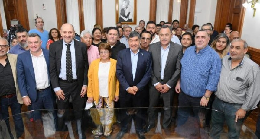 El Gobierno provincial firm&oacute; con el Frente de Gremios Estatales