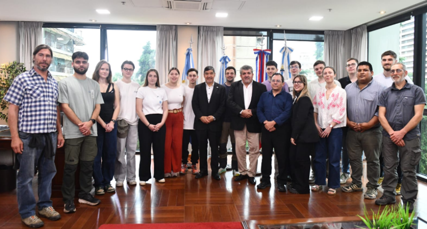 El vicegobernador recibi&oacute; a estudiantes y docentes de Francia en el marco de un intercambio educativo