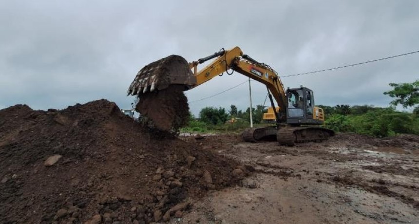Obras P&uacute;blicas realiz&oacute; una segunda ruptura en la RN 157 para acelerar el drenaje del agua