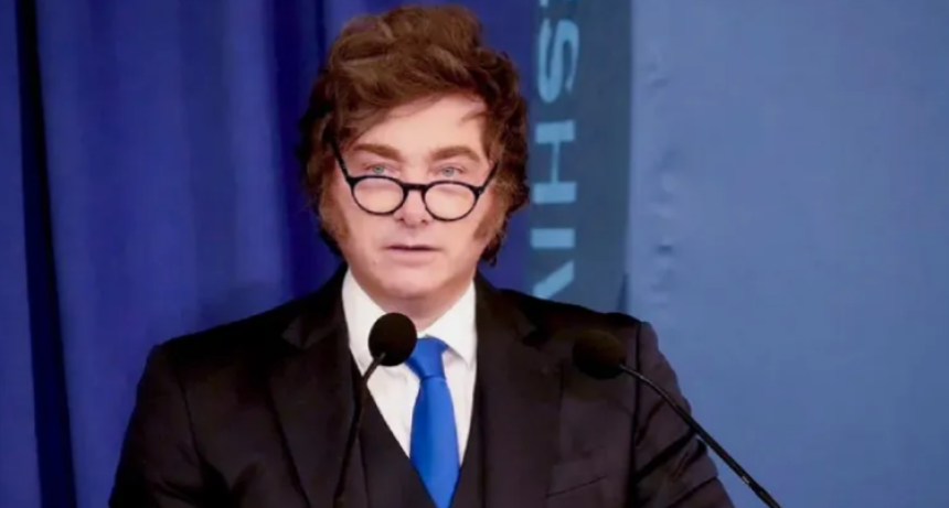 Javier Milei tras cerrar el Fenoa en Tucum&aacute;n, viaja a Budapest