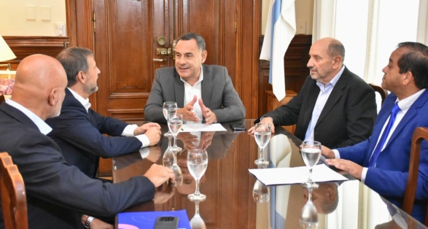 Gobierno y Banco Macro avanzan en herramientas para agilizar reclamos y fortalecer la educaci&oacute;n financiera