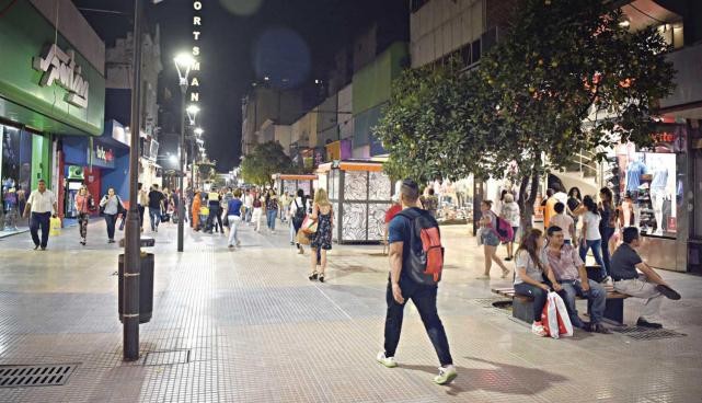 El comercio no abrir&aacute; el 1 de mayo