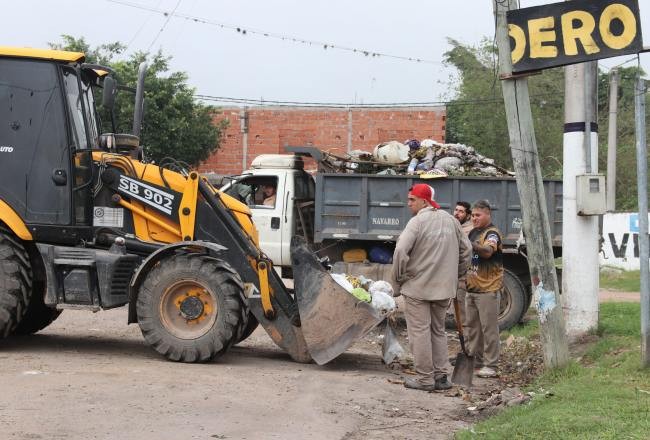 Multarán a vecinos de Banda del Río Salí que arrojen residuos en la vía pública