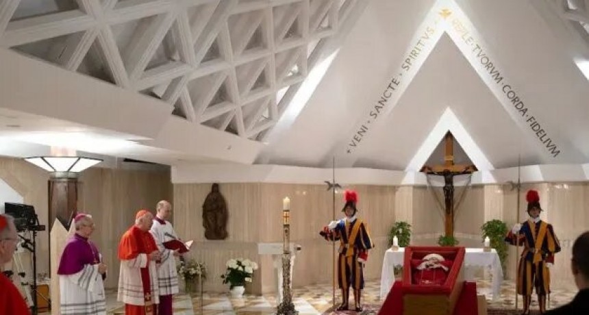 Desde este miércoles, los fieles podrán acerarse a la Basílica de San Pedro para su velatorio. 