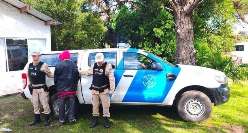Tres detenidos en una fiesta clandestina donde encontraron drogas