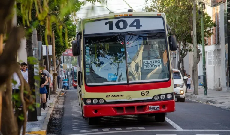 TRAS EL INCREMENTO DE COMBUSTIBLES SE REDUCEN SERVICIOS DE TRANSPORTE P&Uacute;BLICO