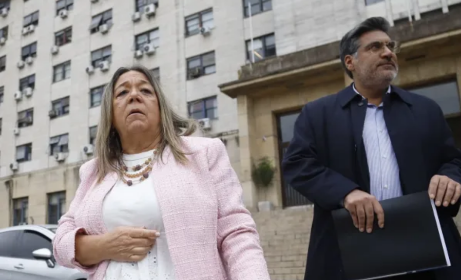 La escribana de Adorni declar&oacute; ante la Justicia: "No hubo un pr&eacute;stamo"