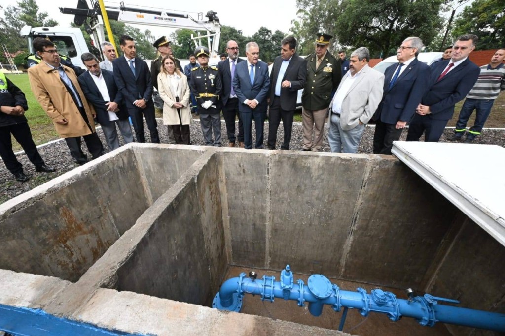 Jaldo inaugur&oacute; un pozo de agua en el Liceo Militar y garantiz&oacute; el abastecimiento a barrios vecinos