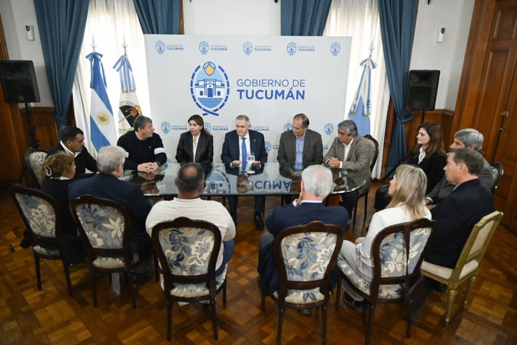 Sector citr&iacute;cola: UATRE y ACNOA sellan incremento salarial y garantizan la zafra