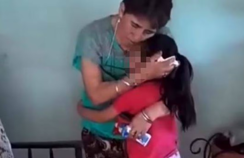 Nena suplica entre l&aacute;grimas no ir con su madre: "Ella me reta y me pega"