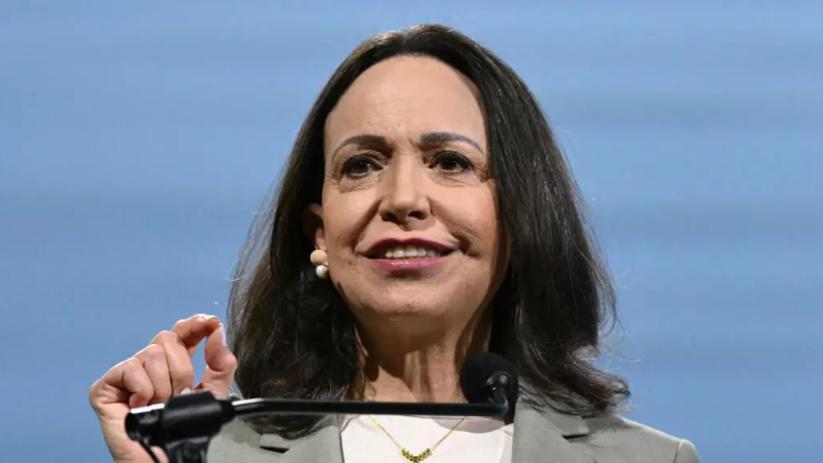 Machado llama a convocar elecciones en Venezuela "lo antes posible"