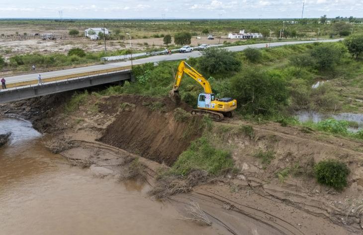 Despliegan un fuerte operativo de obras en La Madrid
