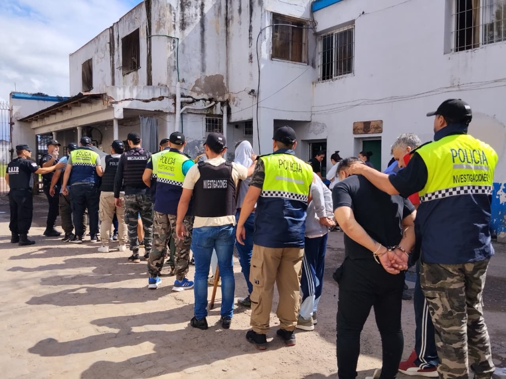 Delitos complejos traslad&oacute; detenidos a Villa Urquiza
