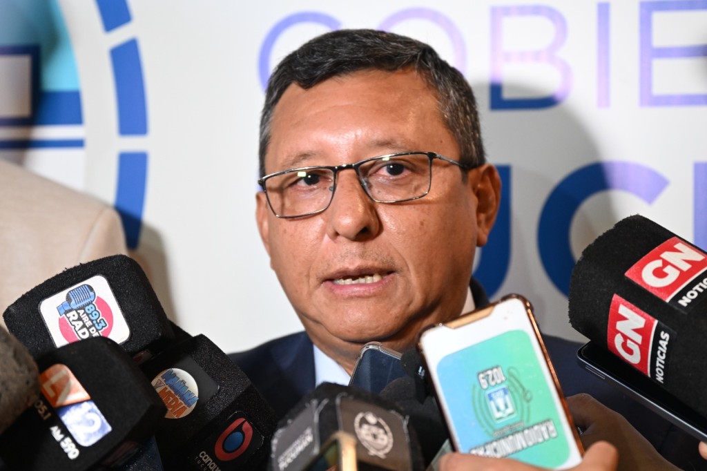 Amplio operativo para recuperar zonas afectadas por inundaciones en Tucum&aacute;n