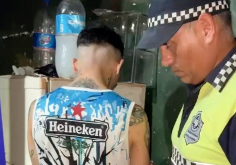 Secuestran drogas y demoran a un joven por narcomenudeo en allanamientos por robo