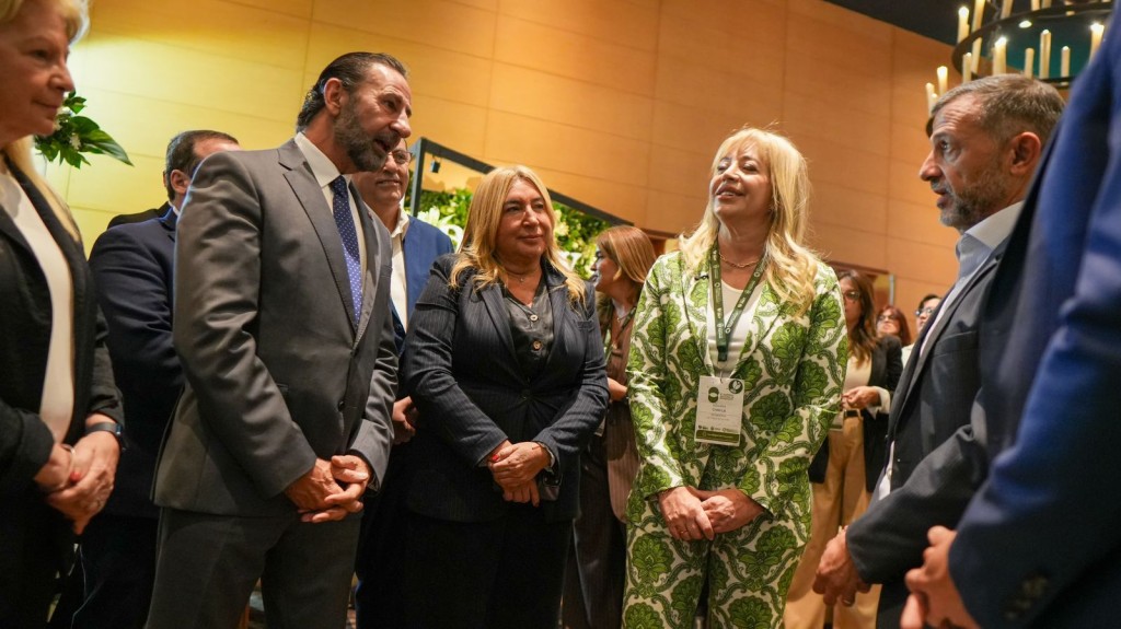 Juri: "El trabajo conjunto es el motor para una ciudad m&aacute;s sustentable y con mejor calidad de vida"