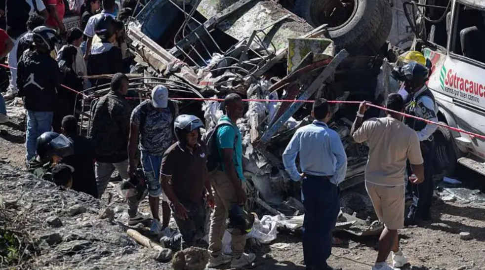 Ataques con explosivos deja al menos 20 muertos en el sur de Colombia