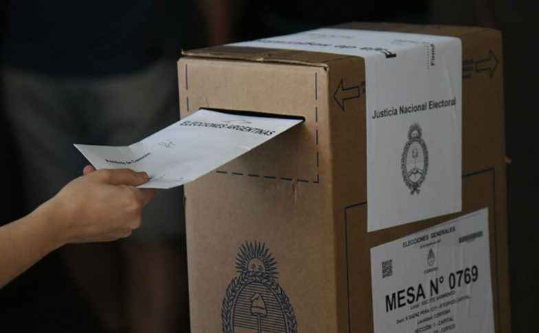 Reforma electoral: "El gobierno nacional est&aacute; intentando hacerse un traje a medida"