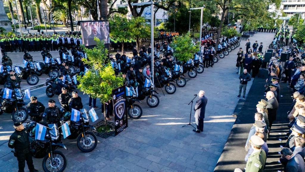 Jaldo entreg&oacute; motos e insumos tecnol&oacute;gicos para reforzar la seguridad