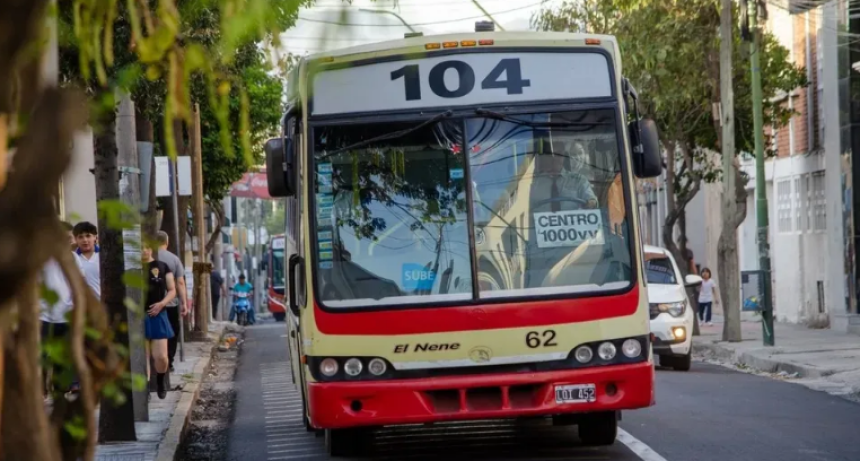 TRAS EL INCREMENTO DE COMBUSTIBLES SE REDUCEN SERVICIOS DE TRANSPORTE P&Uacute;BLICO