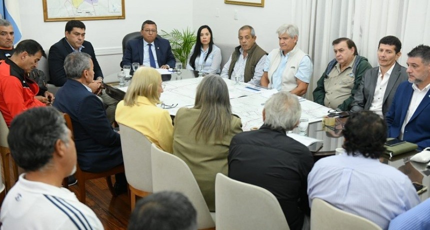 La Madrid: La Provincia trabaja en un plan de obras h&iacute;dricas junto a vecinos y equipos t&eacute;cnicos