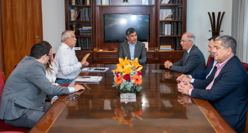 Acevedo recibi&oacute; a autoridades del Colegio de Abogados quienes buscan participar en reformas judiciales