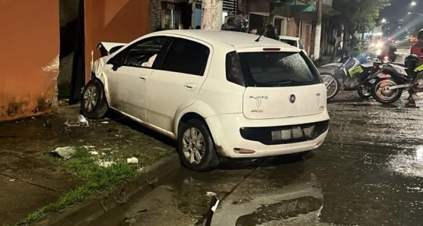 Intent&oacute; escapar despu&eacute;s de chocar a dos motocicletas, pero lo atraparon