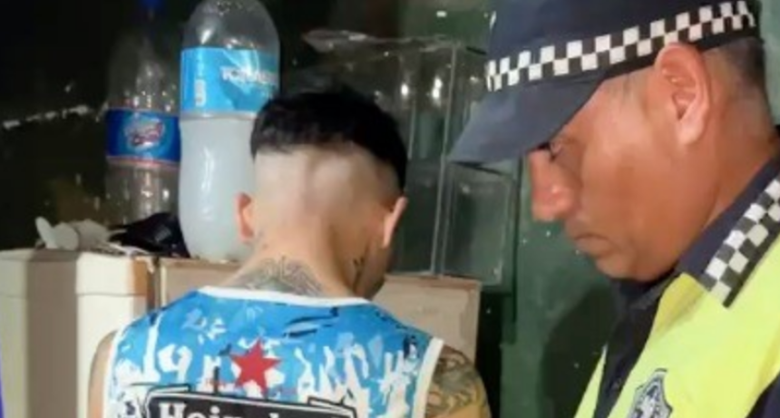 Secuestran drogas y demoran a un joven por narcomenudeo en allanamientos por robo