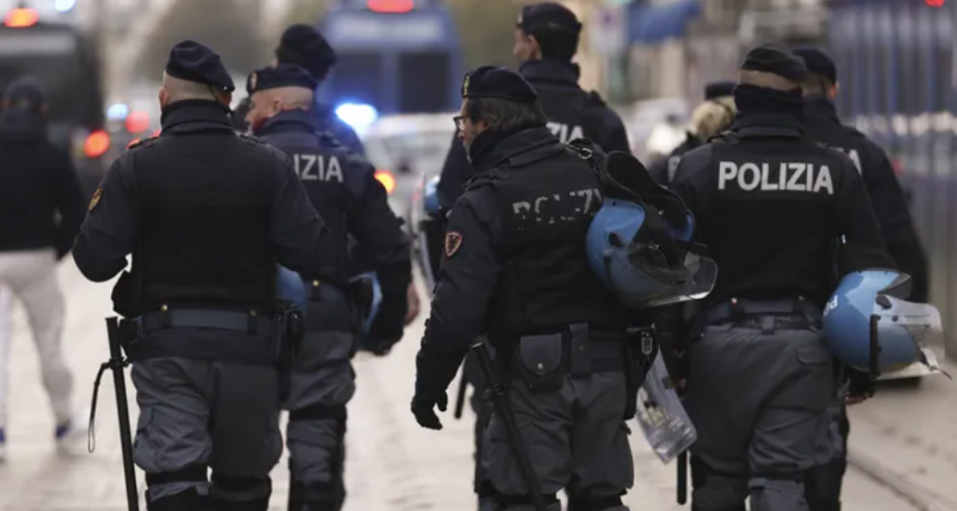 Red de Trata: 4 detenidos, 1 mill&oacute;n de euros incautado y m&aacute;s de 50 futbolistas implicados 